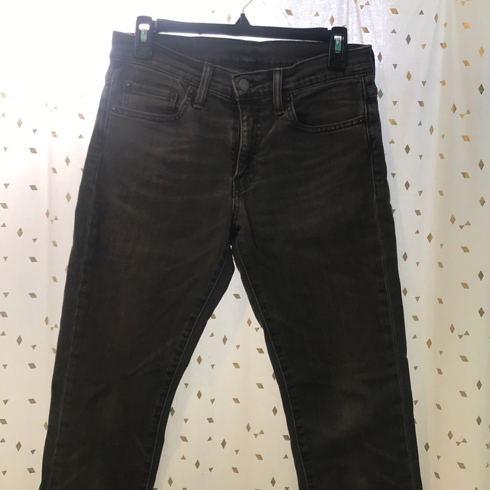 SOLD💔 Gray Levi’s 511 W29 L30 jeans